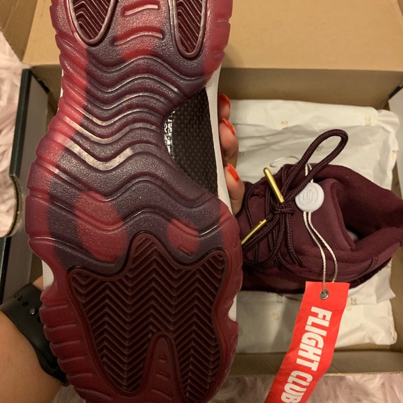 BRAND NEW Air Jordan 11 retro velvets - Picture 3 of 4